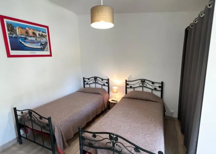 Les Jardins De Sta Giulia Avec Piscine فندق *